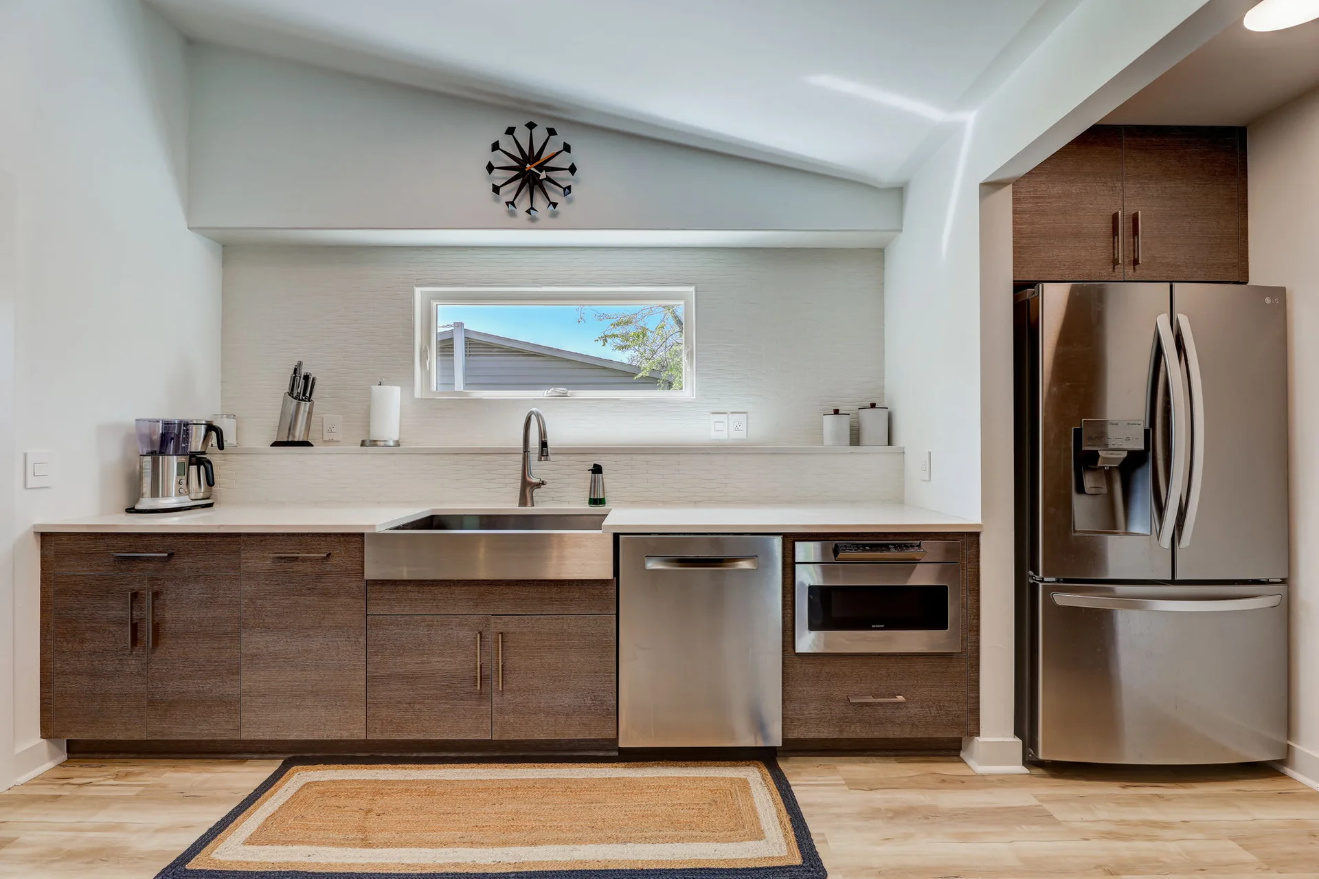 Stunning modern mid-century rebuilt home in the sought-after Delwood Heights near Mueller! photo 34