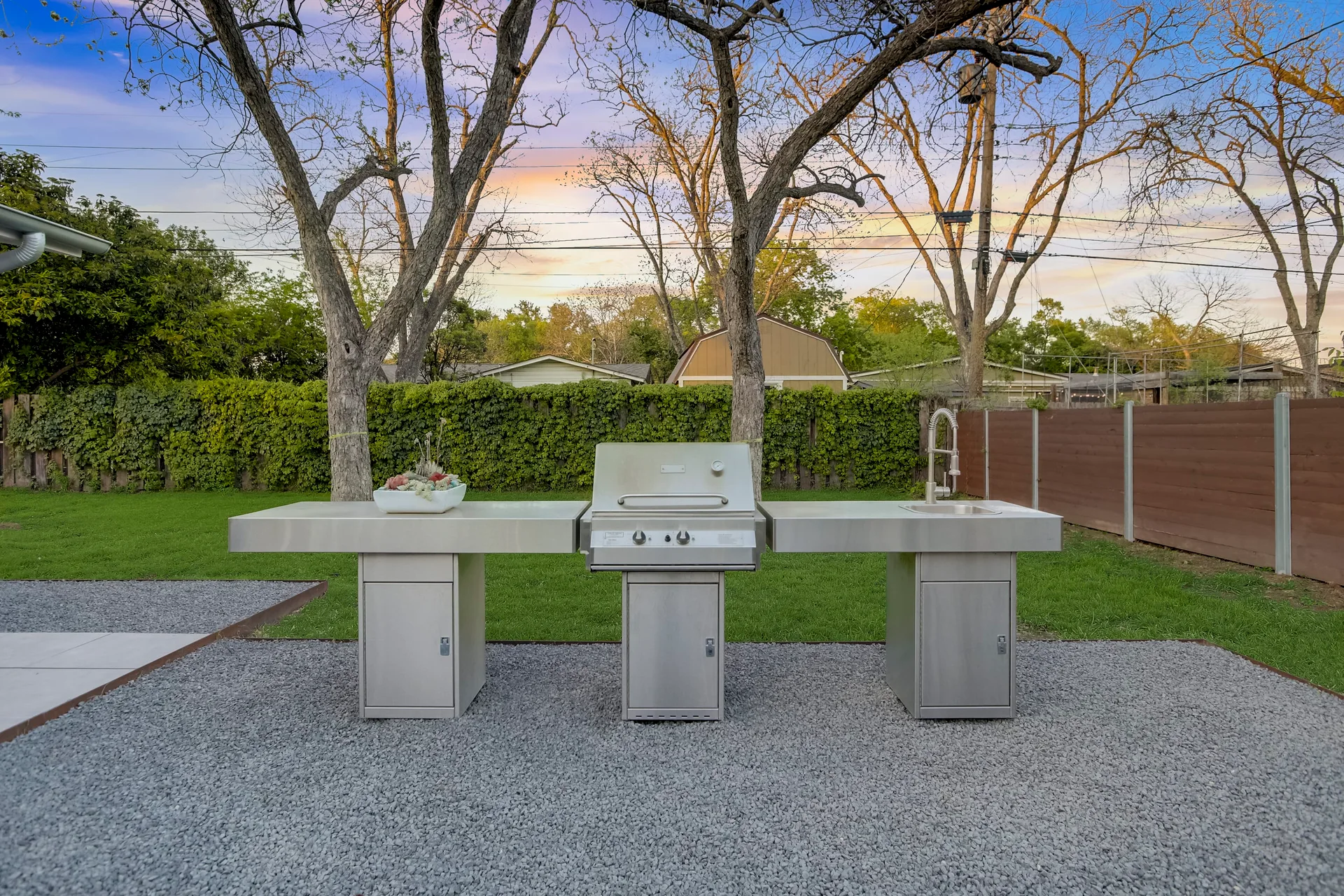 Stunning modern mid-century rebuilt home in the sought-after Delwood Heights near Mueller! photo 13