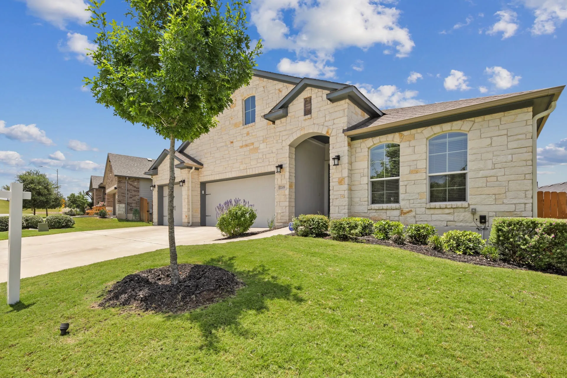 7208 Lombard Ln, Austin, Texas 78744 photo 3
