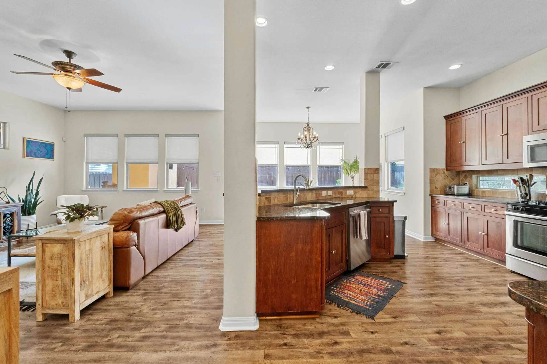 Modern Crestview Two-story Home: Updated Primary Bath, New Roof – Investor Friendly! photo 14