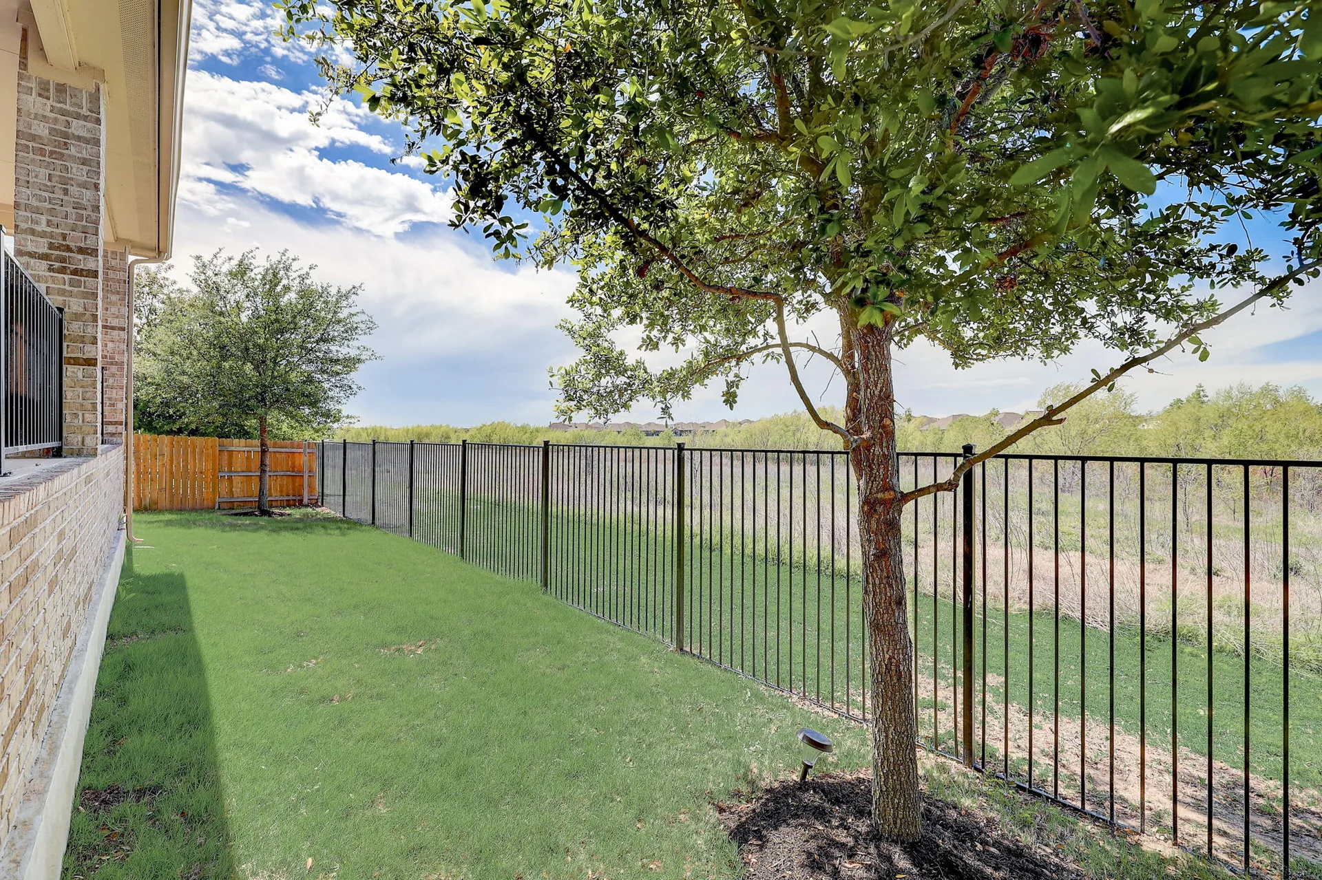 Charming single-story home in the desirable Paloma Lake in RR that backs to a greenbelt! photo 40