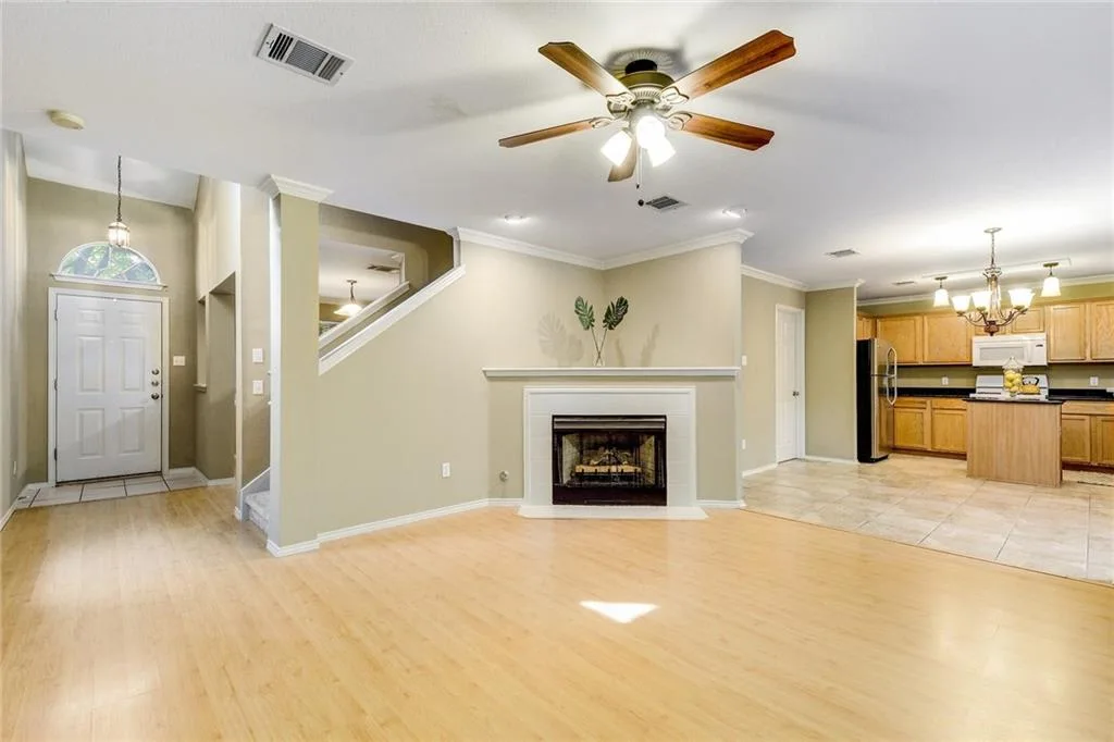 Stunning Milwood Home: Prime Location and Secluded Backyard that Backs to a Greenspace! photo 4