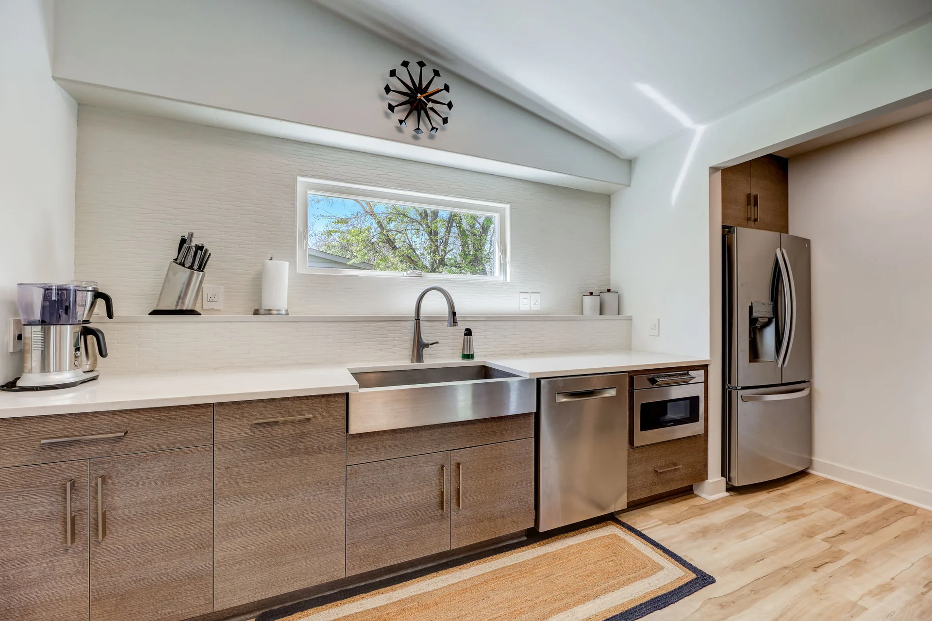 Stunning modern mid-century rebuilt home in the sought-after Delwood Heights near Mueller! photo 33