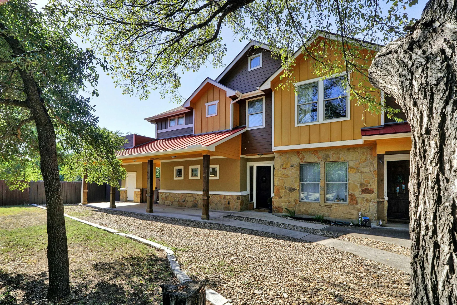 Modern Crestview Two-story Home: Updated Primary Bath, New Roof – Investor Friendly! photo 3