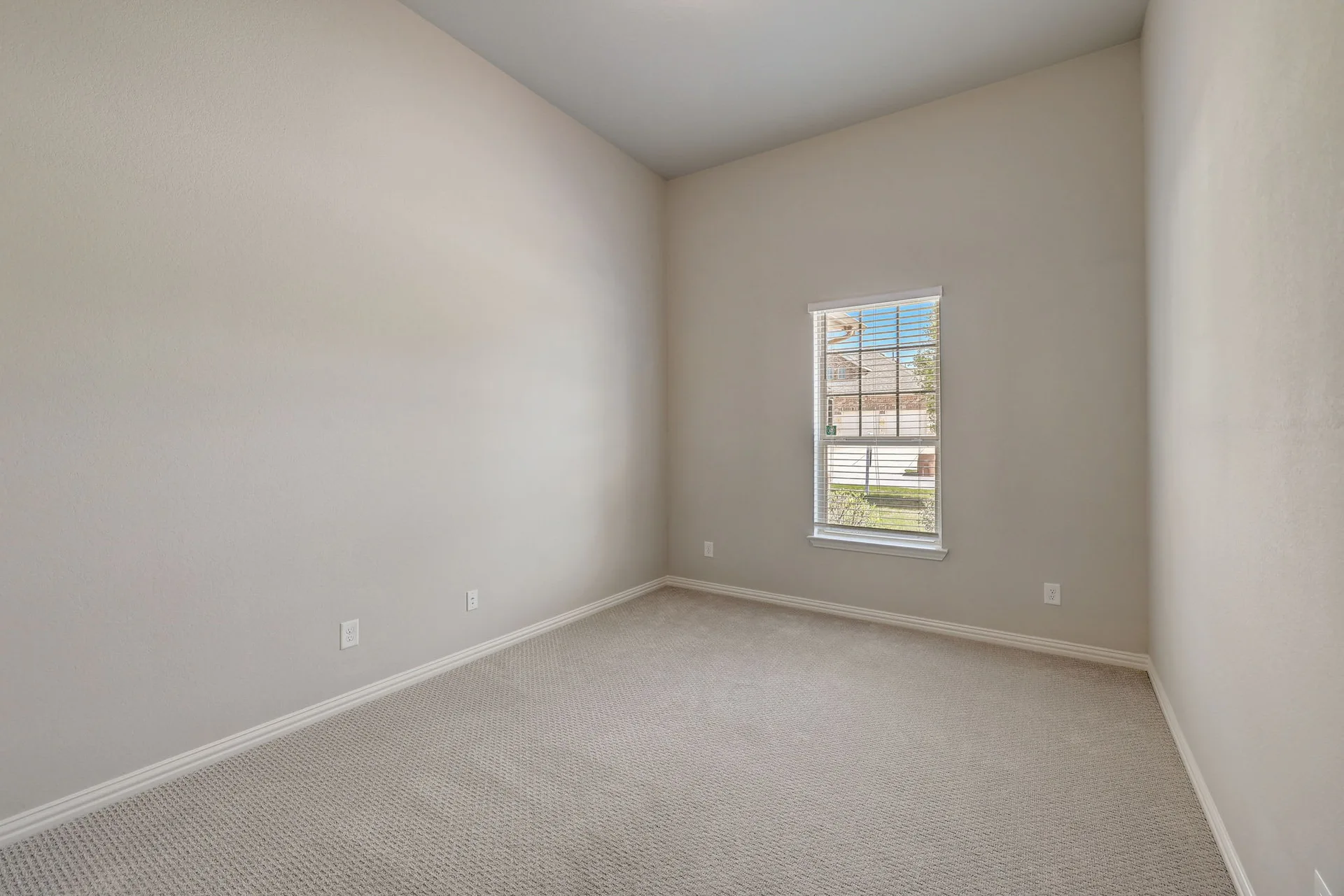 Charming single-story home in the desirable Paloma Lake in RR that backs to a greenbelt! photo 25
