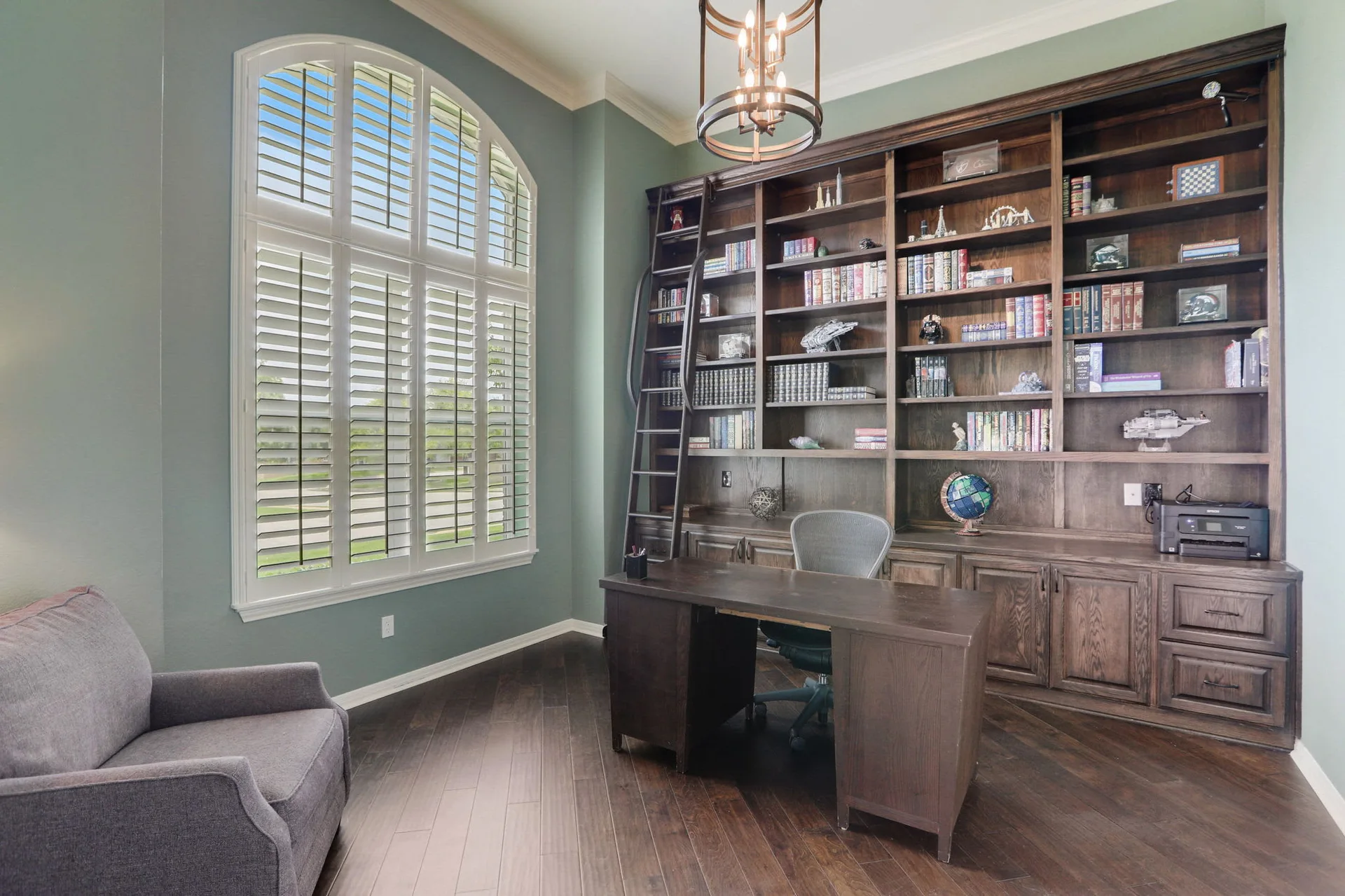 Captivating Cul-de-Sac Home in River Place with Upgrades & Sparkling Pool/Spa! photo 11