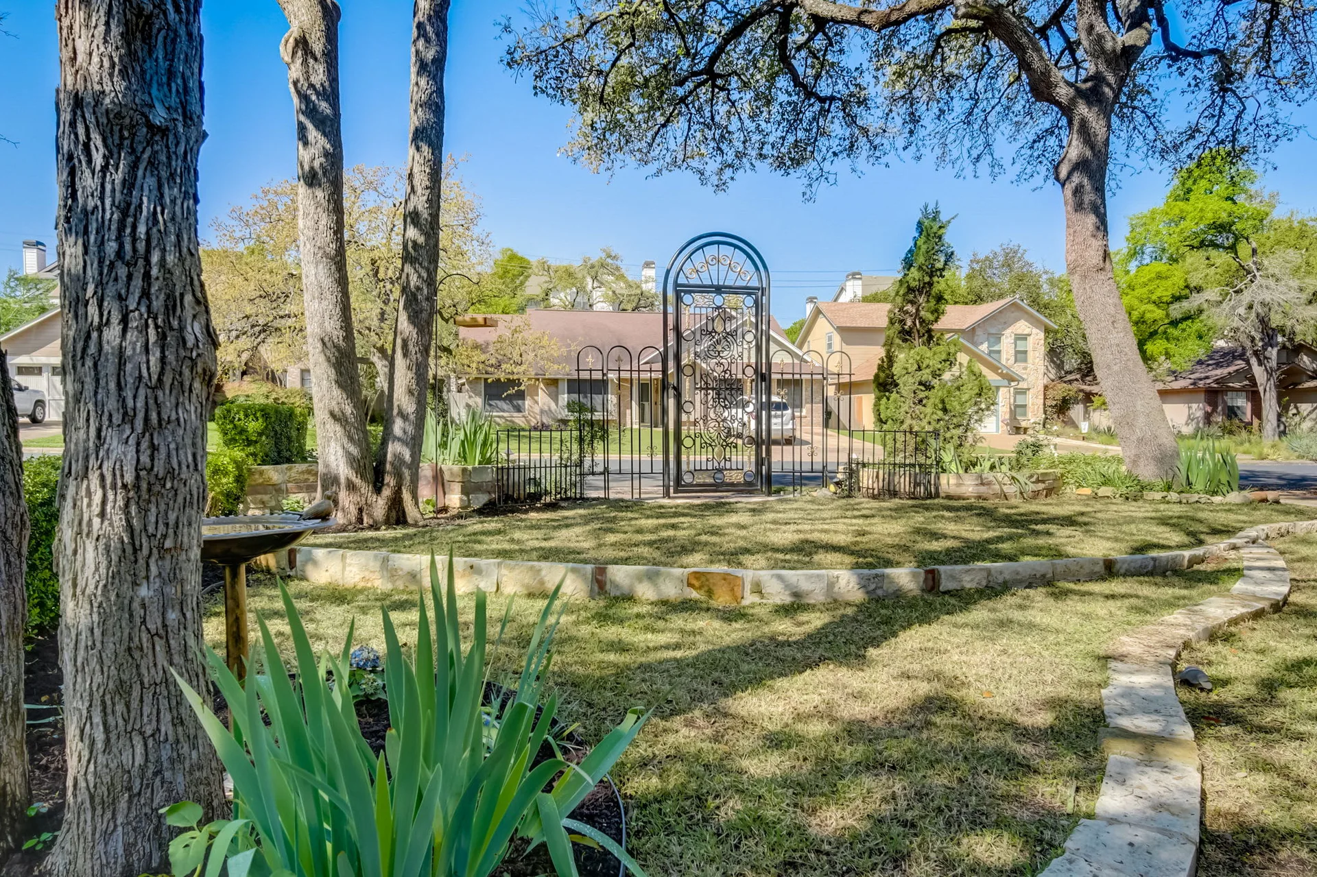 Charming Milwood Home Near Apple & The Domain photo 5