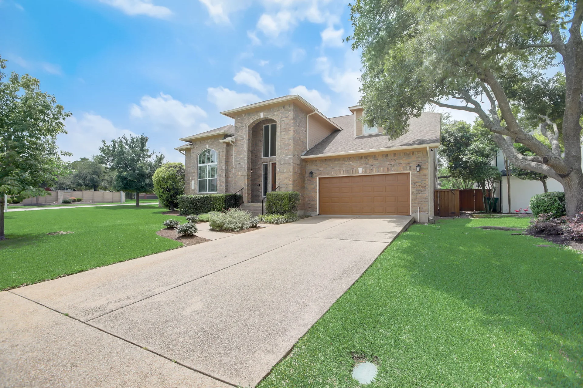 Captivating Cul-de-Sac Home in River Place with Upgrades & Sparkling Pool/Spa! photo 8
